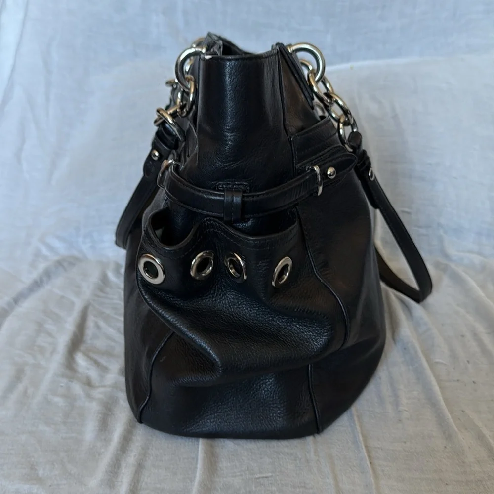 COACH Elegant Black Leather Tote Bag - Picture 6 of 17